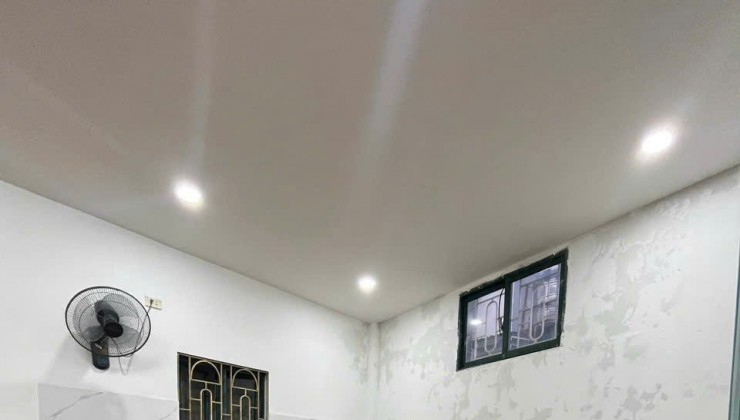 Cho thuê nhà nguyên căn ngõ Bạch Mai Hai Bà Trưng,  40m x3 tầng 1 tum .3 ngủ.
11 Triệu